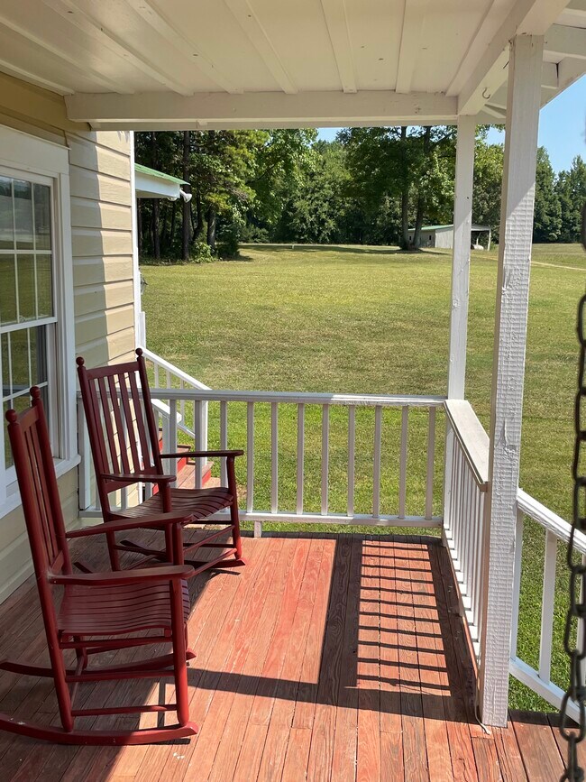 Front Porch 1 - 1755 Shady Nook Farm
