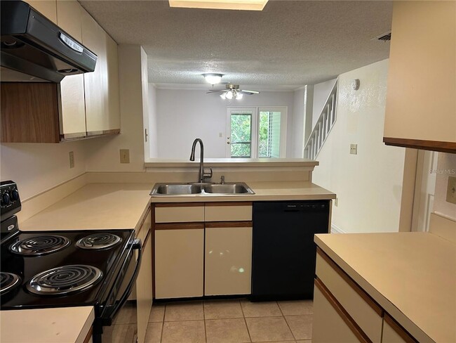 Photo - 2143 Fox Chase Blvd