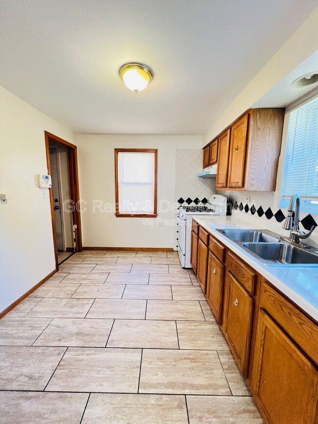 Photo - 12870 S Green St