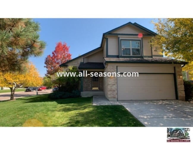 Building Photo - Corner Lot 4 Bedroom Home For Rent!