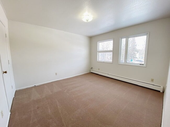 Building Photo - 3909 Malaspina Cir Unit 4