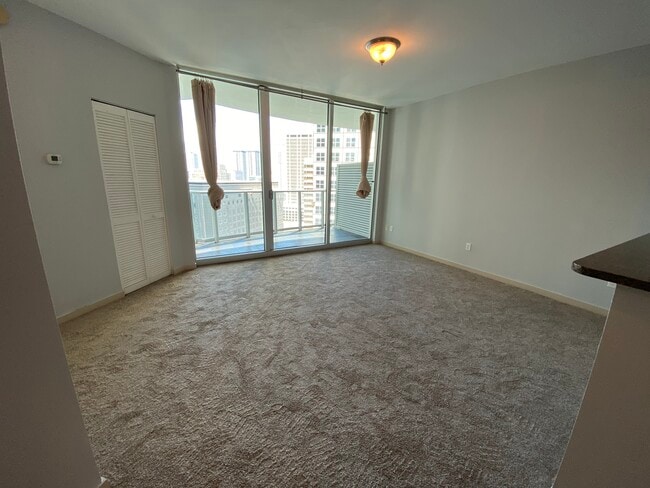 Living room - 300 S BISCAYNE Blvd Unit 1805