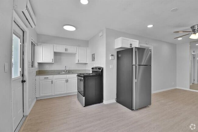 Building Photo - 6101 NW 9th Ct Unit 2 Rental