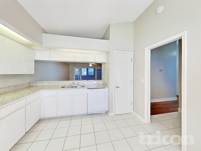 4307 Larrys Lagoon
