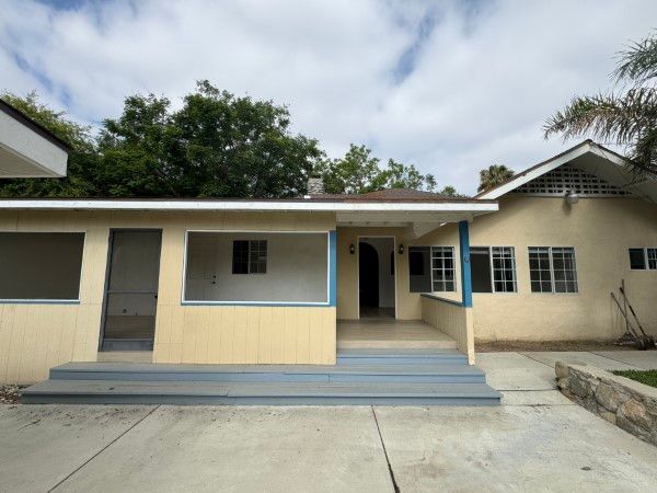 Building Photo - 5643 W Phillips St Rental