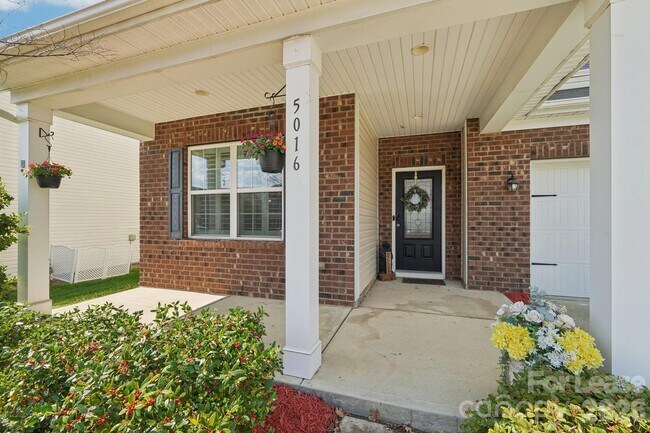 Photo - 5016 Riverdale Dr