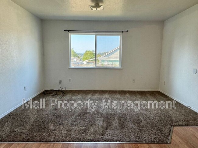 Photo - 642 1/2 Dearborn Ave