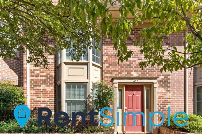 Photo - 602 N Tazewell St