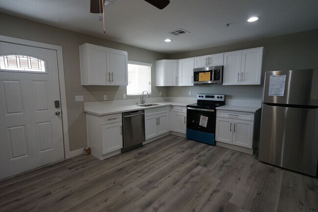 Photo - 1175 S Mojave Rd Unit #3