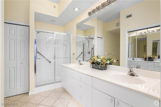 Building Photo - 6810 Beach Resort Dr Unit 13 Rental