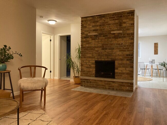 Photo - 24306 W McGillen Ave Unit Apt 3