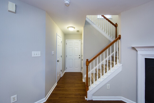 Photo - Great 3BD/2.5BA Home in Desirable Highland Creek!