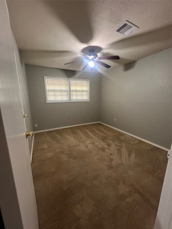 Photo - 1325 Northbrook Dr