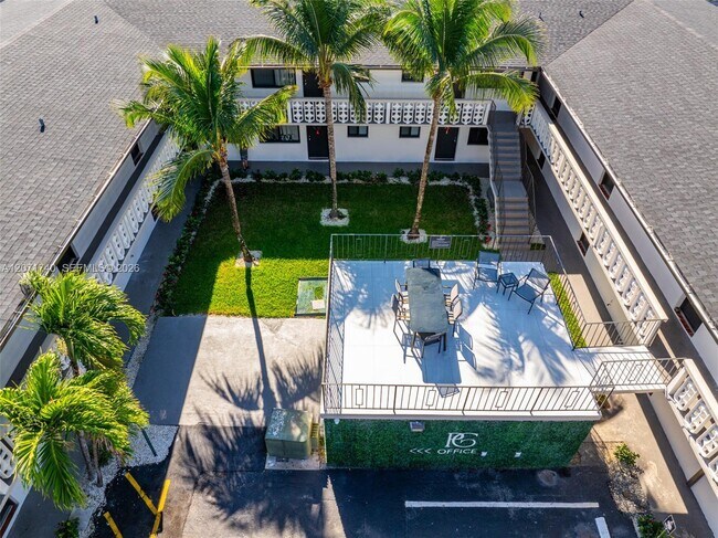 Photo - 1330 W 29th St Unidad 36