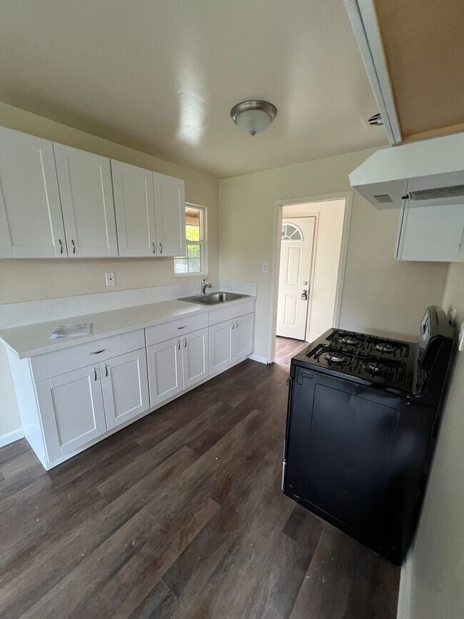 Photo - Beautiful 3 Bed and 1.5 Bath Home with 2 Car Garage Rent $2,250.00