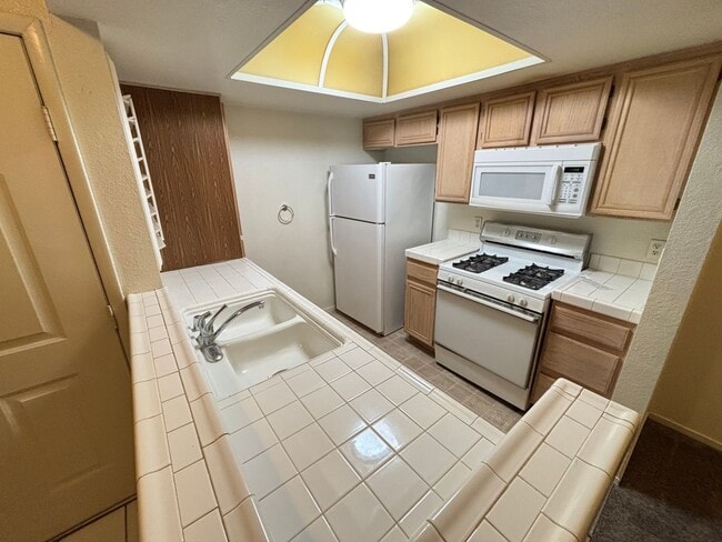 Photo - Spacious 1BED/1BATH 2nd floor Condo in La Posada at Summerlin. Unidad 207