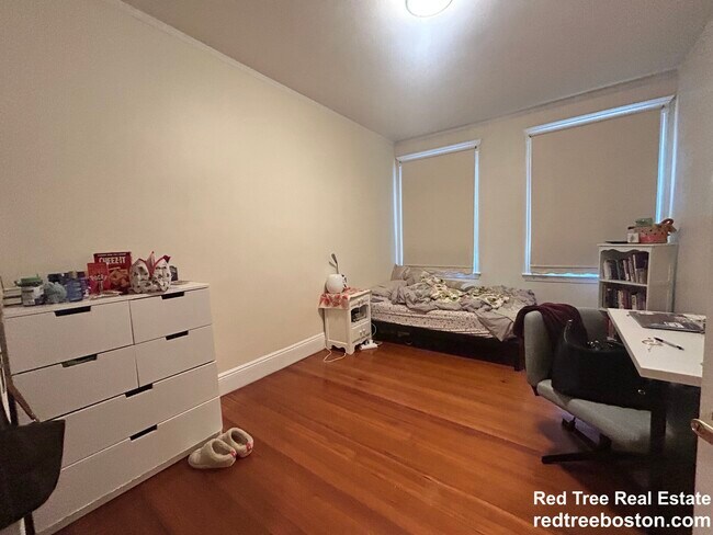 Photo - 191 Winthrop Rd Unit 4