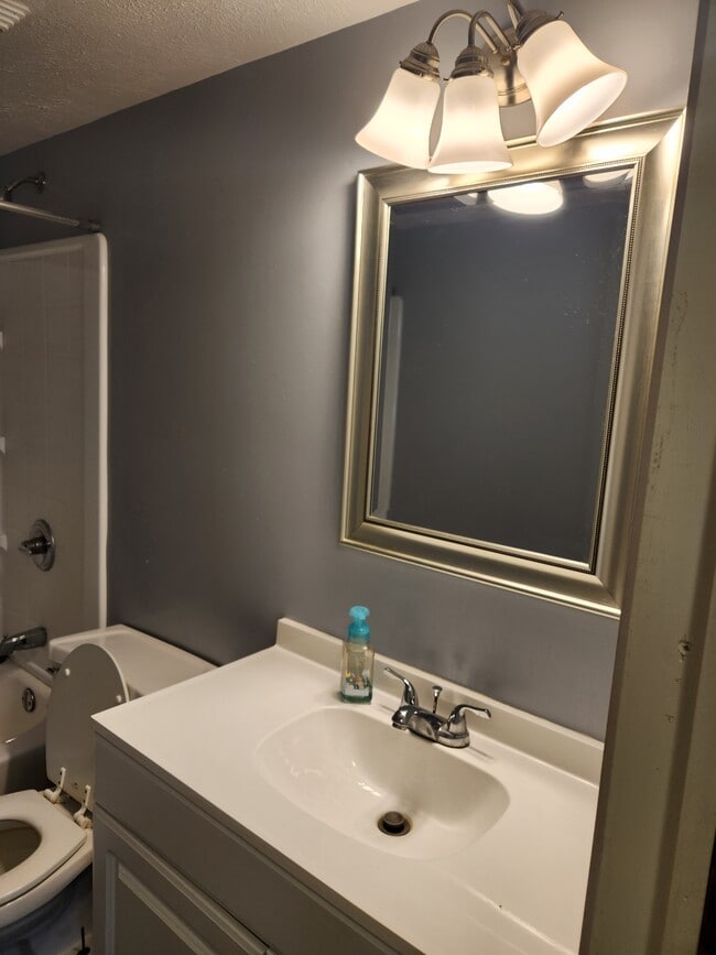 Photo - 803 W Donaldson Ave