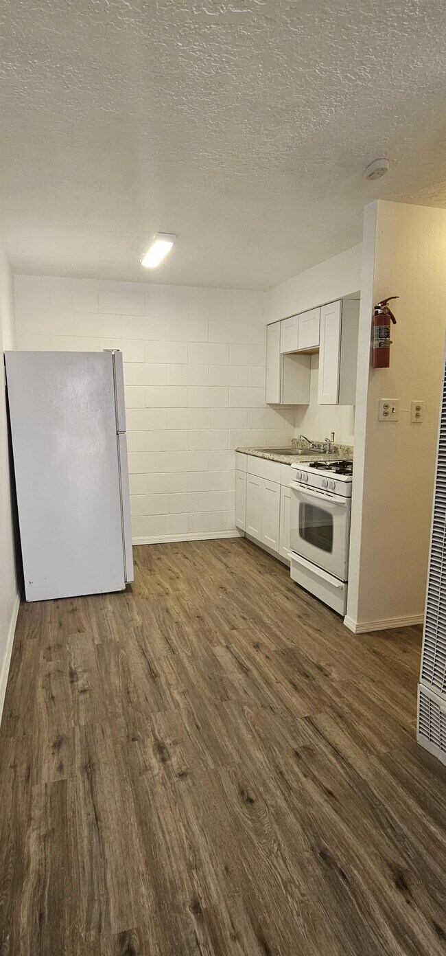Photo - 202 Pennsylvania St NE Apartment Unit 202-8