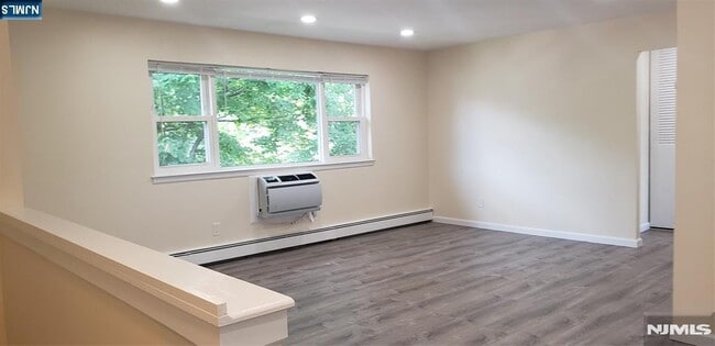 Photo - 2-35-35 Virginia Dr Unit B