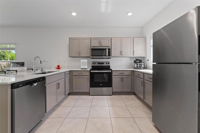 Photo - 377 E Palm Dr