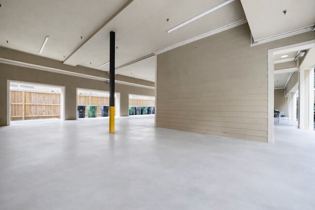 Photo - 314 W Bell St Unidad 201