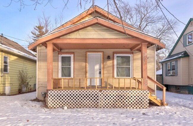 Building Photo - For Rent – Updated 2 Bedroom, 1 Bath Home