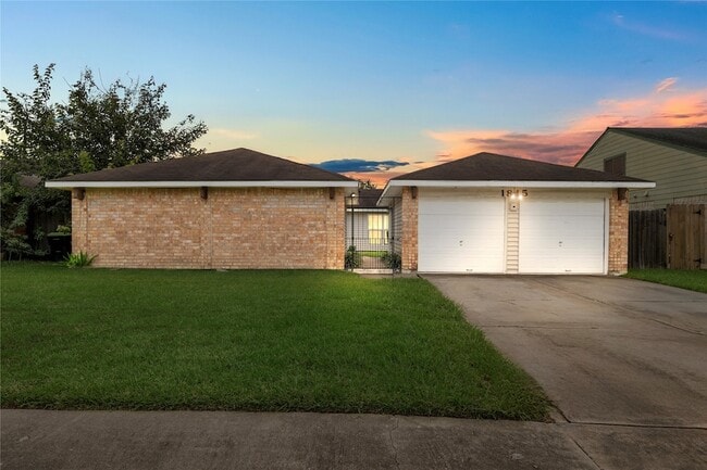 Photo - 1815 Millbury Dr House
