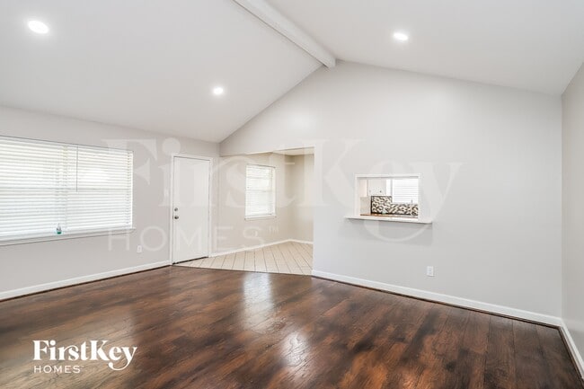 Photo - 13914 Duncannon Dr