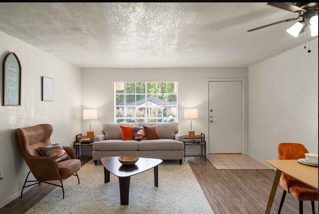 Hillside Chateau Apartments