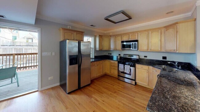 Photo - 1632 W Blackhawk St Unit 2