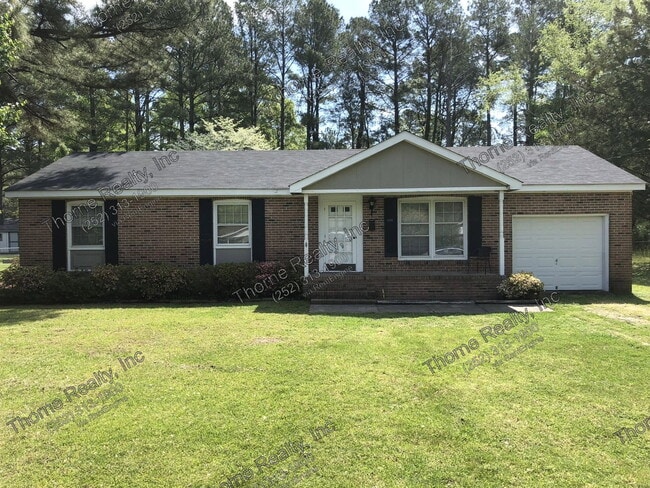 Building Photo - 1711 Woodlawn Dr