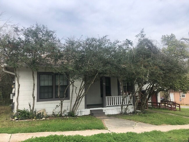 Photo - Two bedroom Apartment close to SHSU