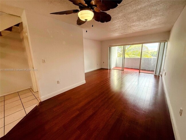 Photo - 9357 Fontainebleau Blvd Unidad D414