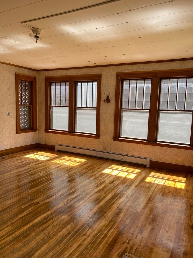 110 Willard St Unit 1 Front