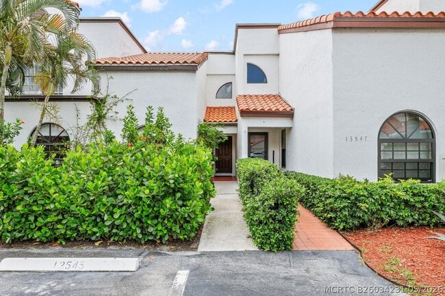 Building Photo - 13549 Fountain View Blvd