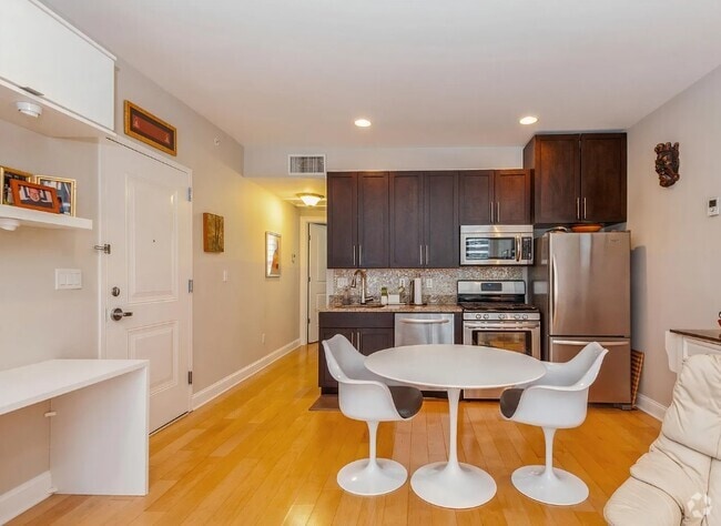 Building Photo - 3044 29th St Unit 4J Rental