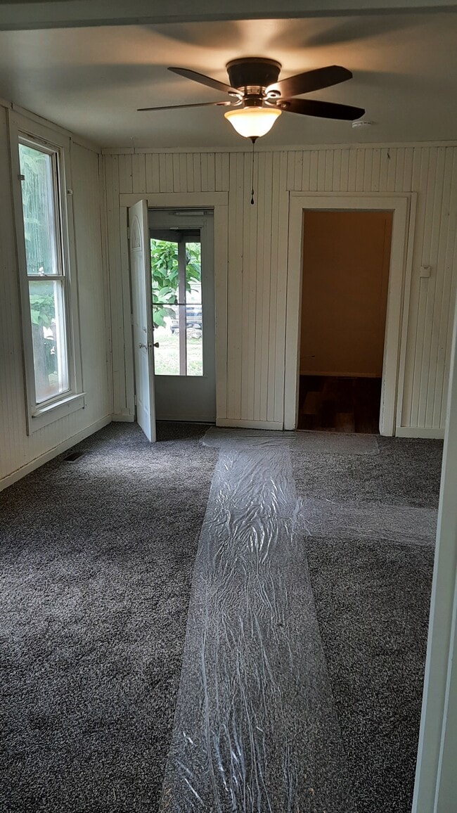 Photo - 1250 N Jefferson Ave