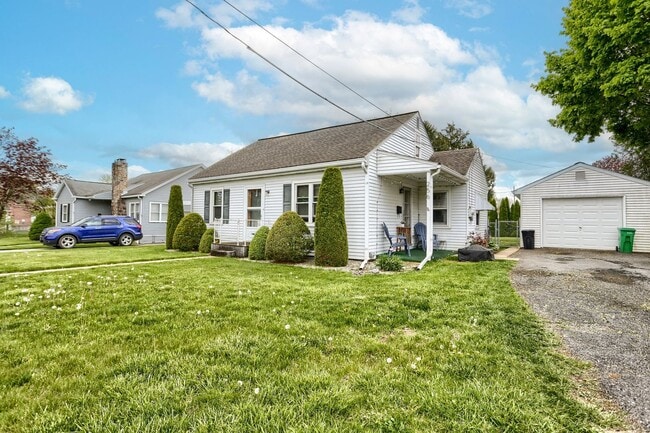 Photo - 256 Webster St