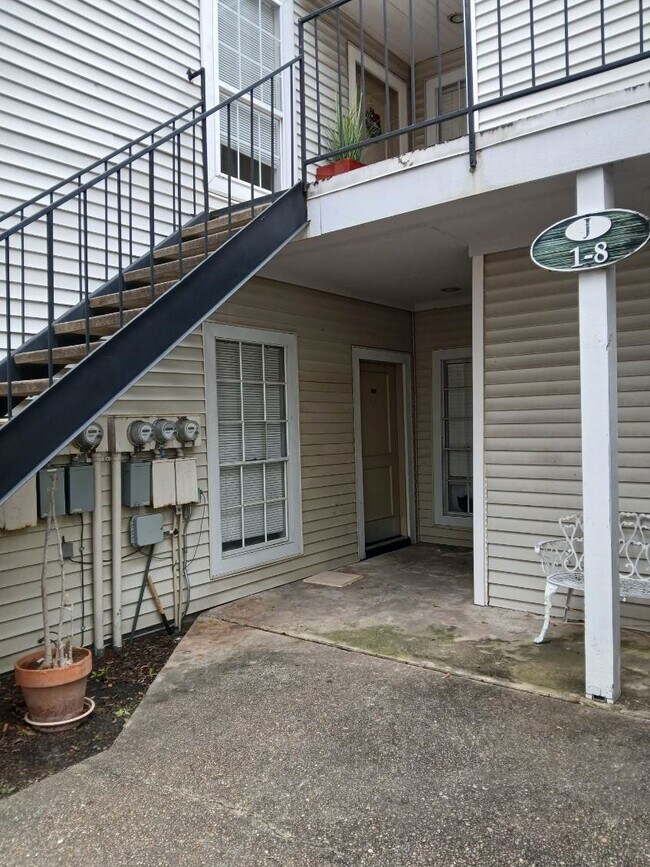 Photo - 9809 Richmond Ave. Unidad J1