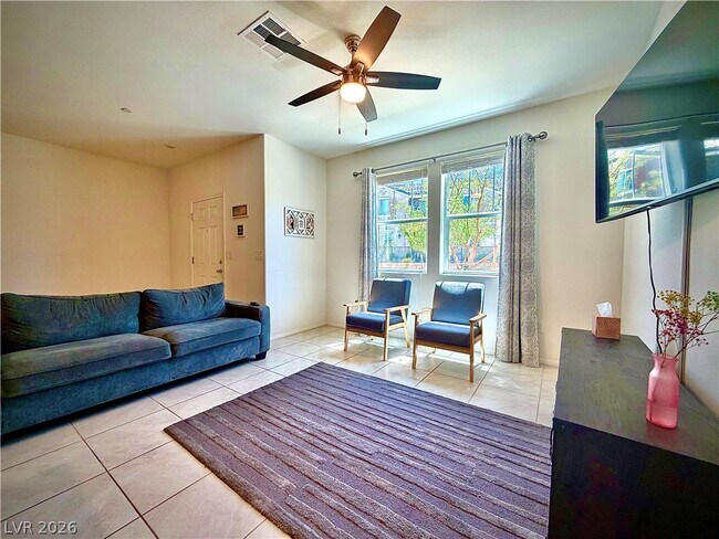 Photo - 523 Cattleya Pl