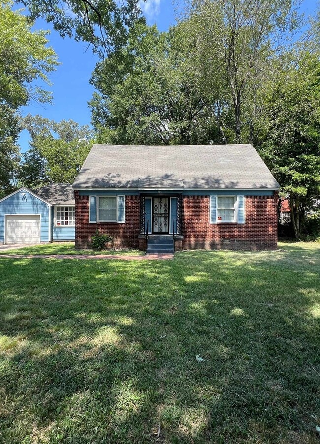 Building Photo - 4045 MICHAEL Dr