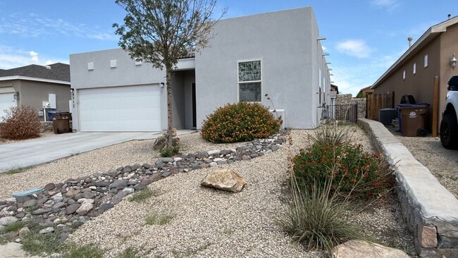 Photo - Modern comfort in Del Rey Estates