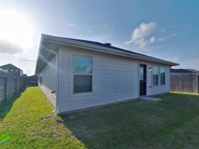 Photo - 17527 Grand Fir Ln