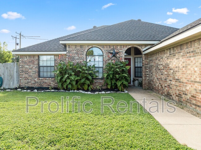 Photo - 605 Paintbrush Dr