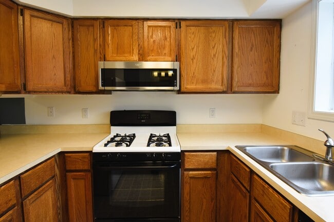Photo - 1136 Anthrop Dr
