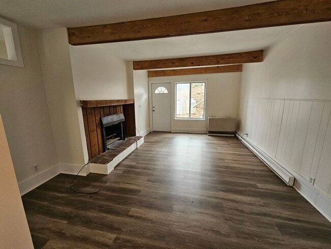 Building Photo - 47 Highland St Unit B