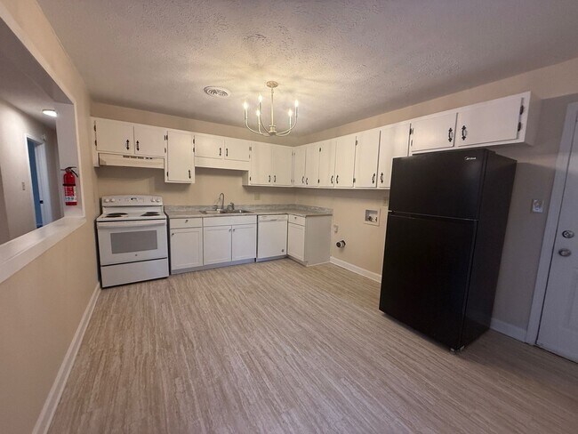 Photo - 150 Essex Ct Unit 150 Essex Court