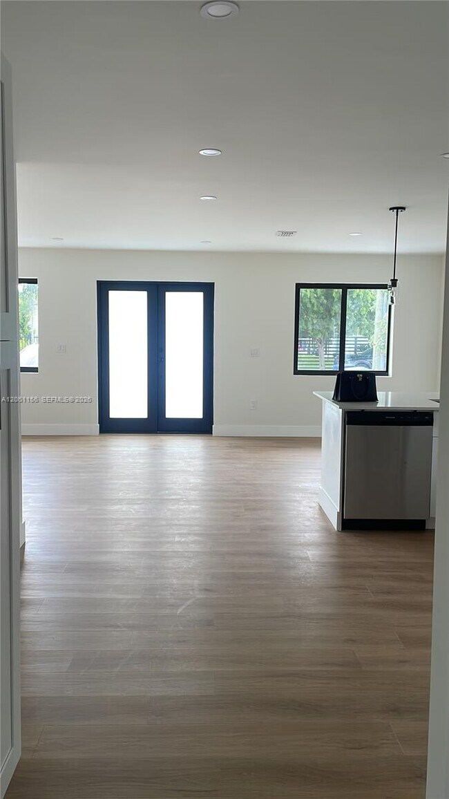 Photo - 2551 SW 19th St Unit 2553