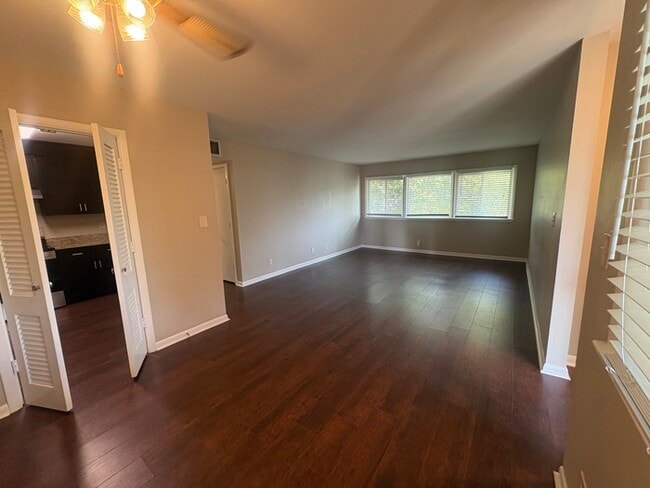 Building Photo - 1900 Richard Jones Rd Unit U3